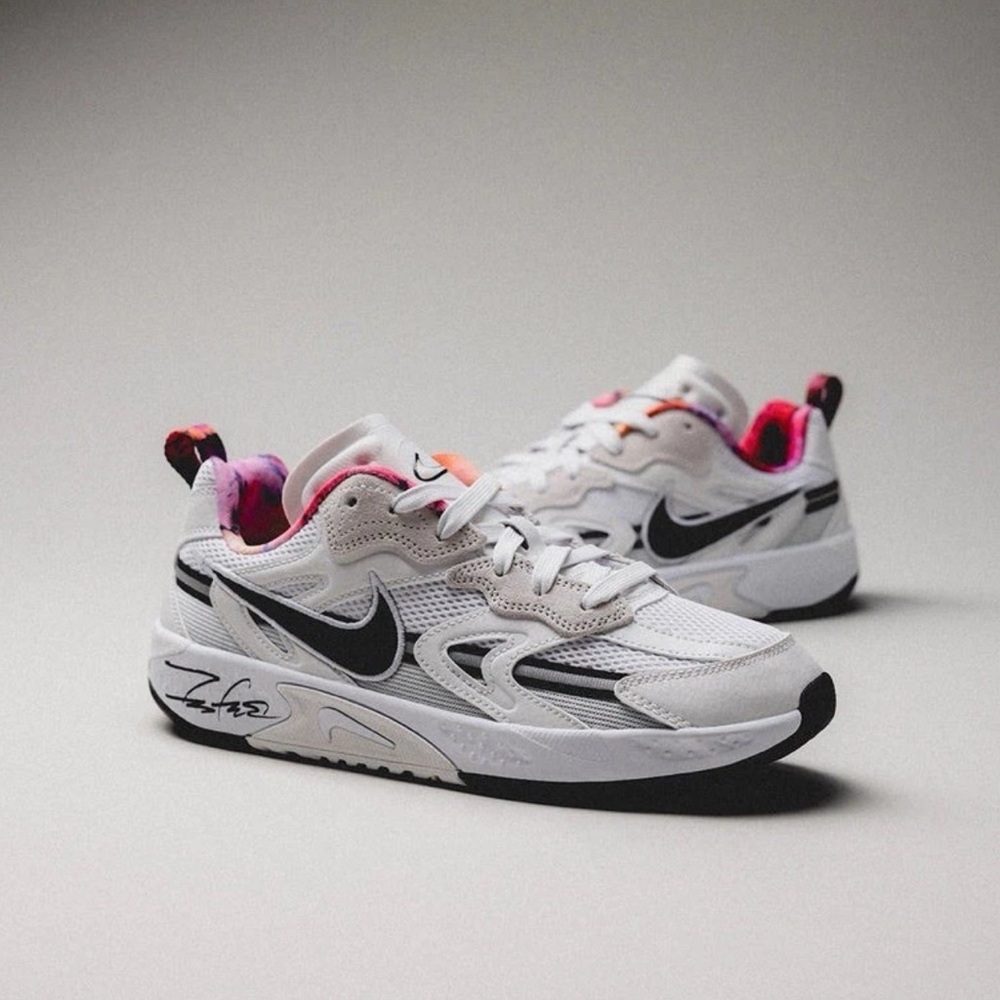 Nike Olympics Futura Collab Sneaker Size Men’s 9, Women’s 10.5 New In Box